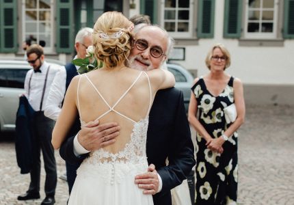 Hochzeitsfotograf Deidesheim - standesamtlich Heiraten im historischen Rathaus - Brautpaarshooting in der Altstadt-1-11