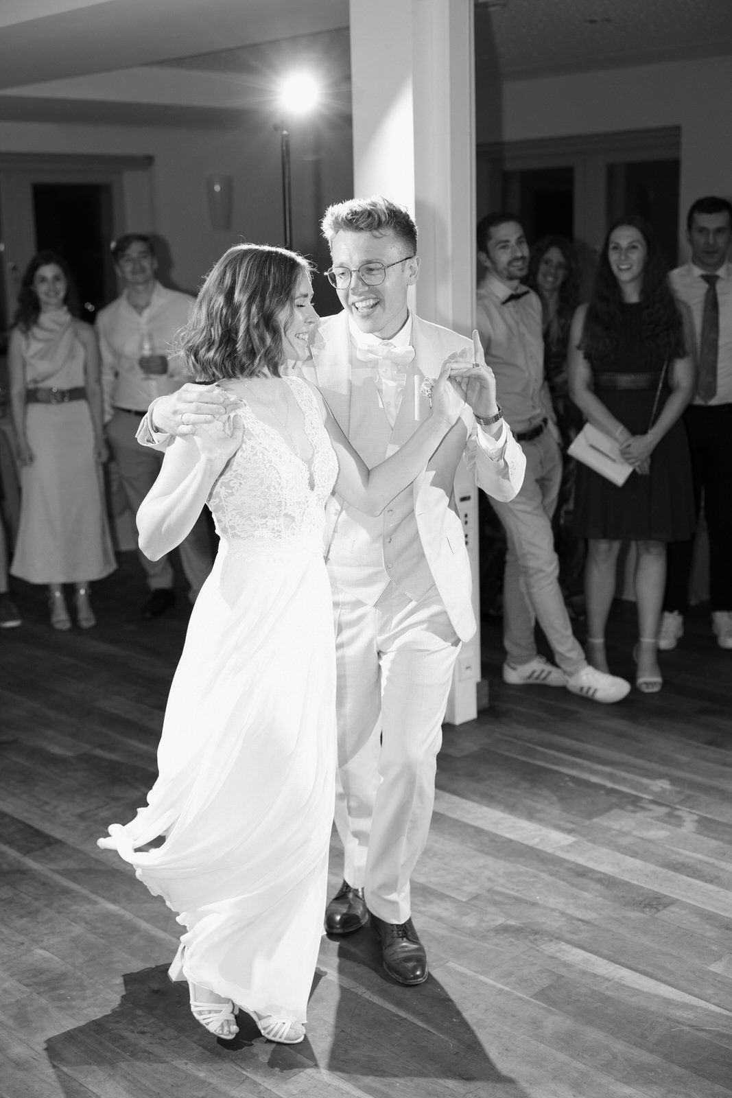 Hochzeitsfotograf Pfalz - Rheinhessen - Mainz - Frankfurt - Luxemburg Getting ready Flatlay - parfum