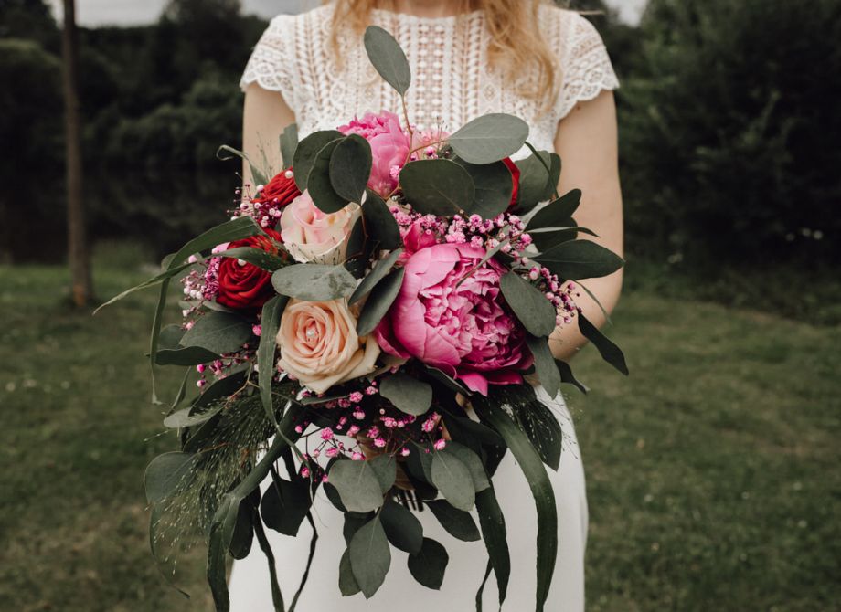Hochzeitsfotograf Saarland - Brautstrauß mit Wildblumen - Andreas Heu