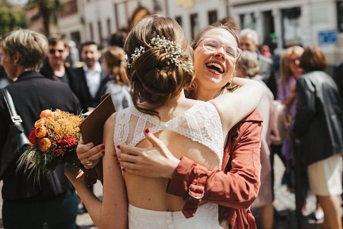 Hochzeitsfotograf im Saarland und der Pfalz - Gratulation Emotionen Lachen Freudentränen standesamtliche Hochzeit Deidesheim