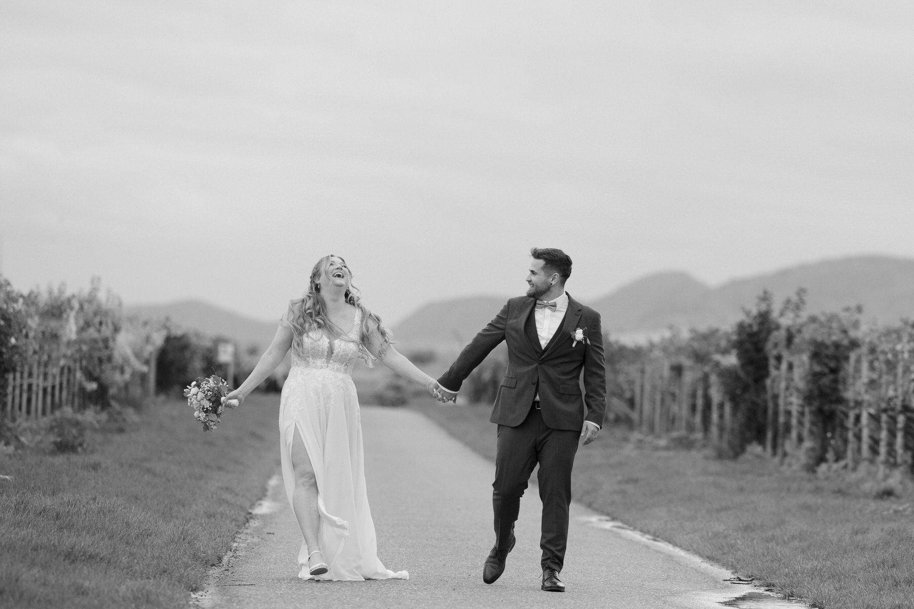 Hochzeitsfotograf Saarland - Pfalz - Rheinhessen - Mainz - Andreas Heu WEDDINGS - Editorial Brautpaarshooting - Weinberge - Hochzeit im Herbst