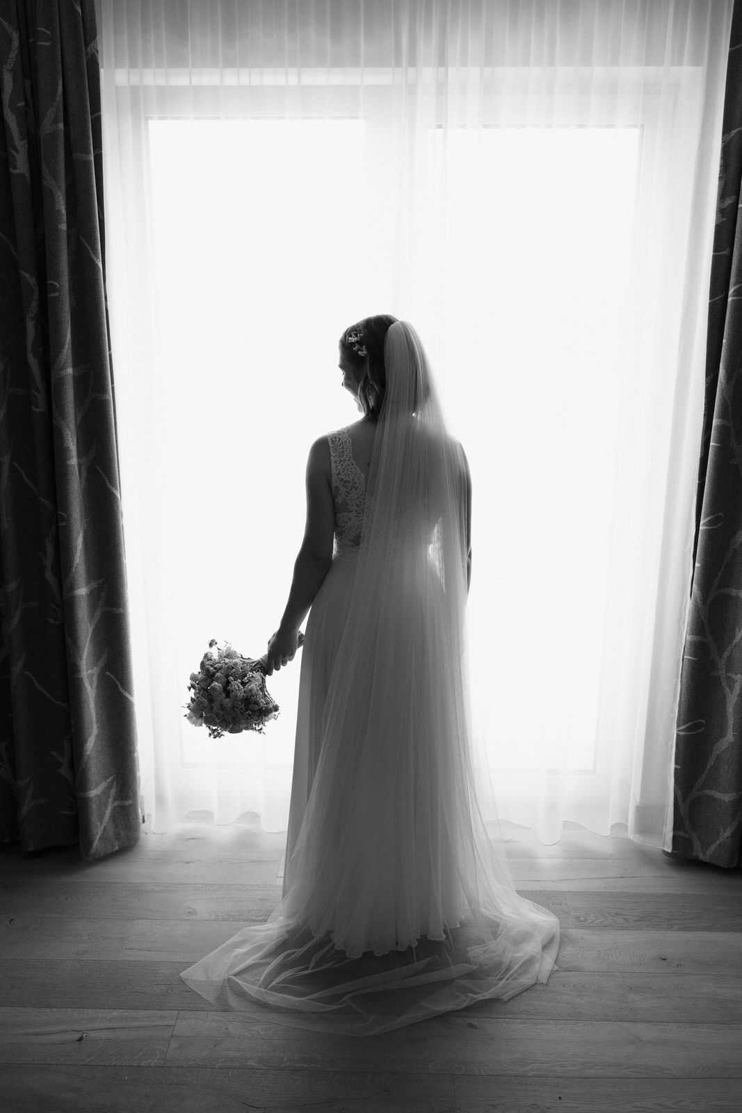 Hochzeitsfotograf Pfalz - Rheinhessen - Mainz - Frankfurt - Luxemburg Getting ready Flatlay - parfum