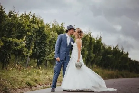 Hochzeitsfotograf im Saarland und der Pfalz - Brautpaarshooting an der Mosel - Neumagen-Dhron