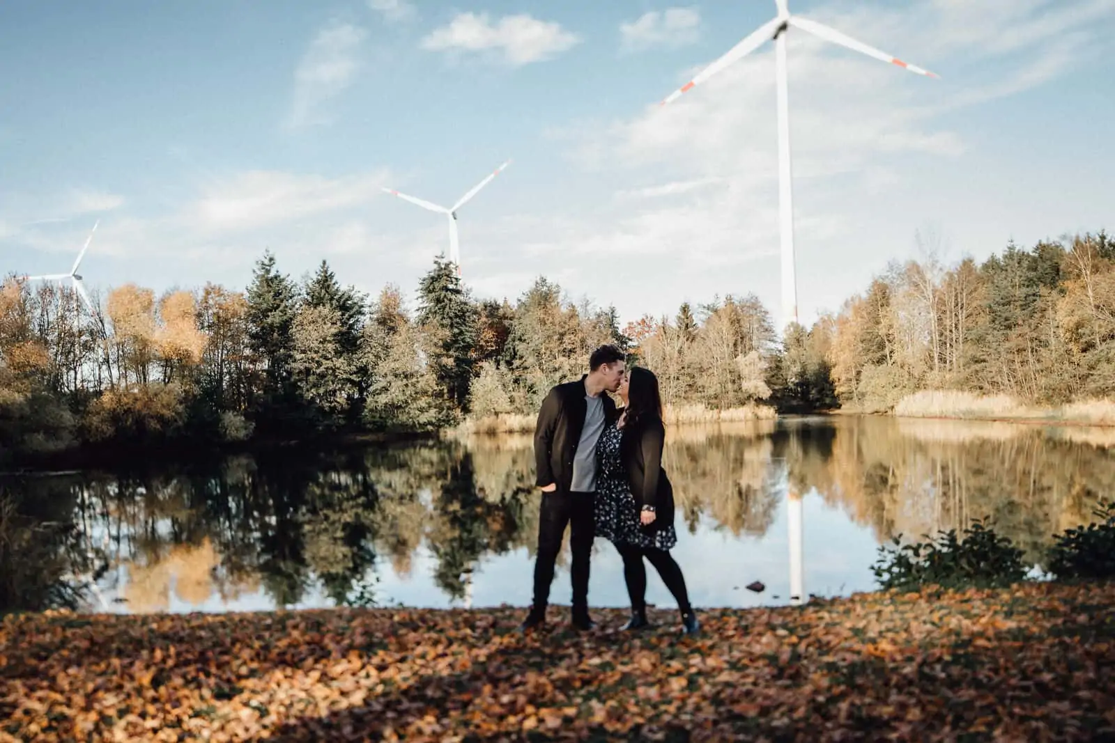 natürliche outdoor Paarfotos im Oktober - Fotograf für Paarshootings im Saarland und der Pfalz - Andreas Heu