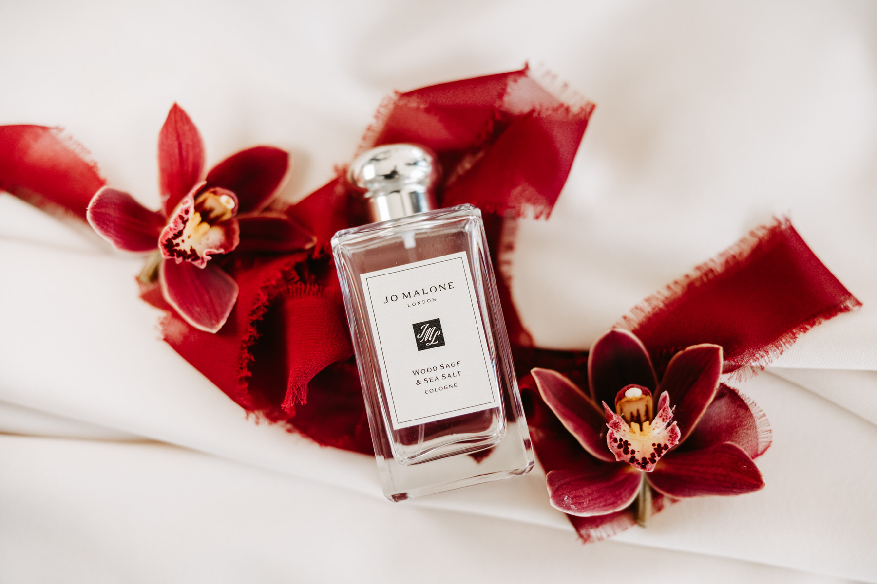 Hochzeitsfotograf Pfalz - Rheinhessen - Mainz - Frankfurt - Luxemburg Getting ready Flatlay - parfum