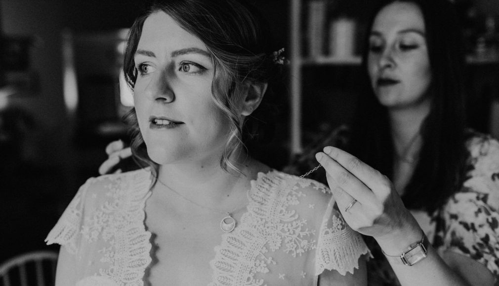 Hochzeitsreportage Weingut Junghof Undenheim - Hochzeitsfotograf Andreas Heu - Brautpaarshooting - Brautkleid