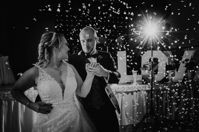 Hochzeitsfotograf im Saarland und der Pfalz - Hochzeitstanz Brautpaar russische Hochzeit mit Tamada