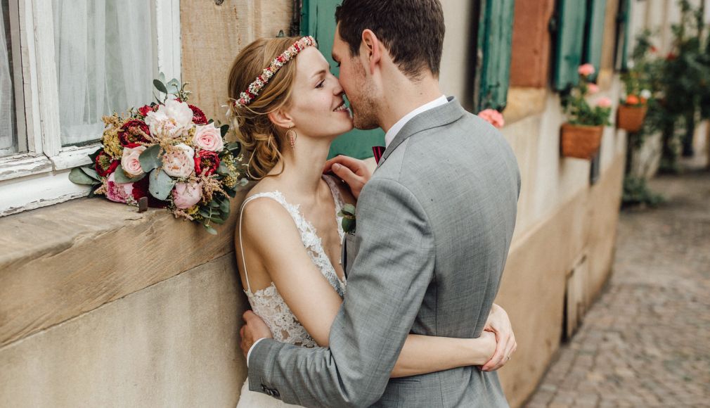 Hochzeitsfotograf Deidesheim - standesamtlich Heiraten im historischen Rathaus - Brautpaarshooting in den weinbergen